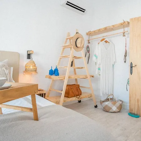 Luxury - Heated Pool & Beachfront Access