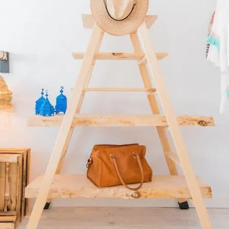 Apartman Luxury - Heated Pool & Beachfront Access