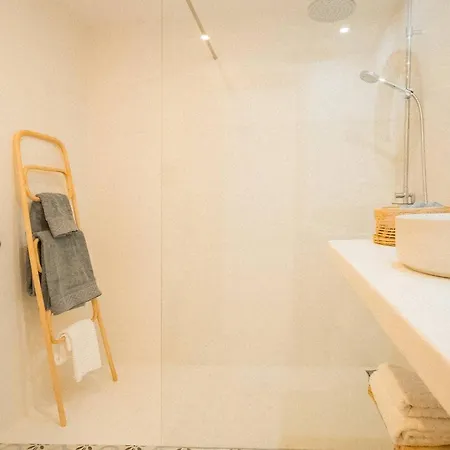 Luxury - Heated Pool & Beachfront Access 아파트 마스팔로마스