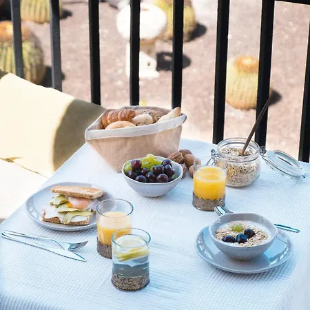 Luxury - Heated Pool & Beachfront Access