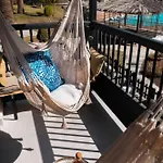 Lägenhet Luxury - Heated Pool & Beachfront Access *